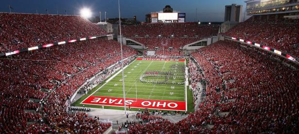 RNG带队取胜！莎拉波娃重要时刻重要助攻，观众掌声雷动的现场全景解读