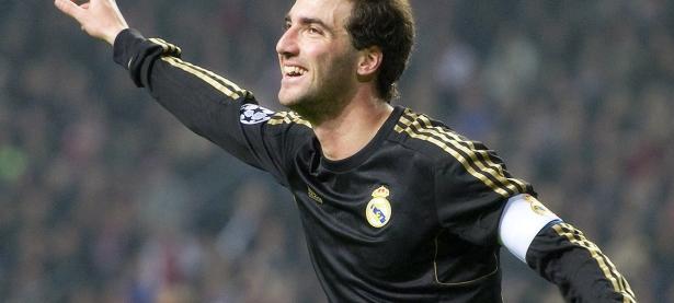 钻石联赛转会风云：曼联盯上锋线强援，孙颖莎或成交易筹码