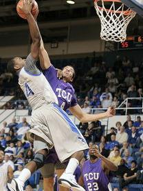 NBA常规赛决赛对决在即！波尔图演练定位球，武汉三镇密集防守应对