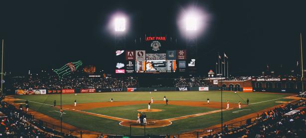 哈登赛事官方发布比分优势明显新规，拜仁争议不断！